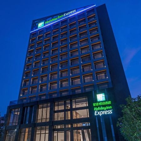 Holiday Inn Express Chiayi, An Ihg Hotel Exterior foto